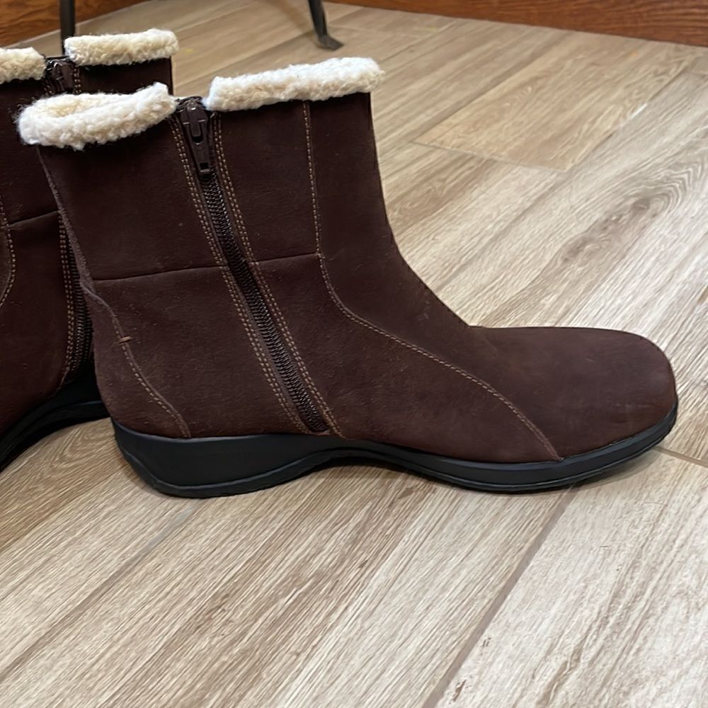 CLARKS BENDABLES brown leather boots - Picture 5 of 9